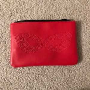 👛 Red makeup bags